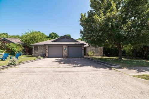 1906 Barge St, Austin, TX 78745-4901