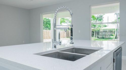 1360 Bakersfield Ave, Deltona FL  32725-5815 exterior