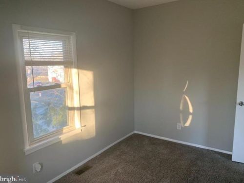 27 Wood St, West Deptford NJ  08066-1444 exterior