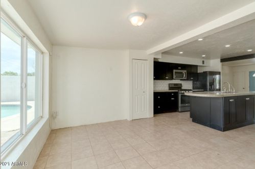 4333 17 Ave, Phoenix AZ 85085-6300 exterior