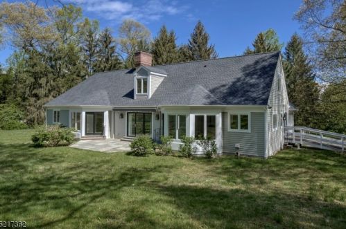 11 Three Gables Rd, Morristown NJ  07960-6548 exterior