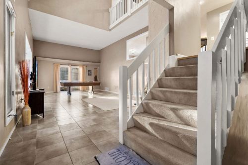 8 Kipford Way, Nashua NH 03063-1504 exterior