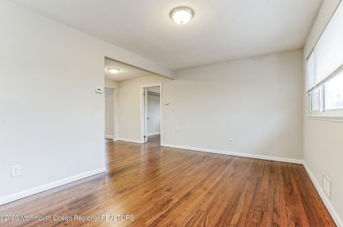 21 Maplewood Dr, Bricktown NJ  08723-3353 exterior