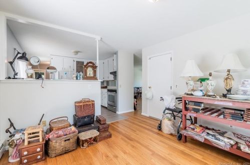 21 Greenfield St, Waterford CT  06385-3907 exterior