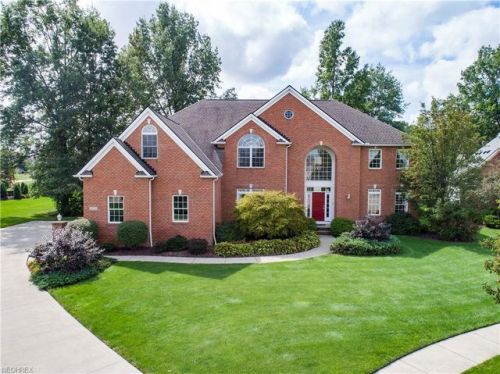 36711 Avalon Ct, Avon, OH 44011-3491