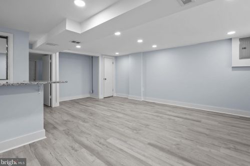 8522 Castor Ave, Philadelphia PA  19152-1208 exterior