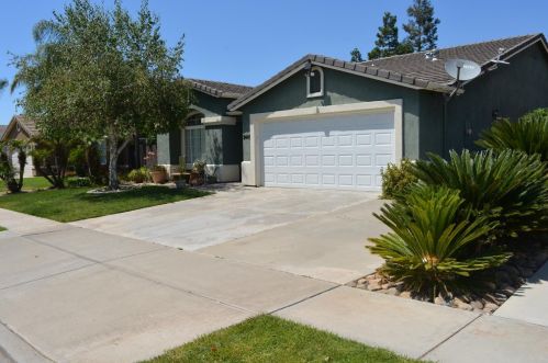 2449 Rio Gabriel St, Riverbank, CA 95367-9687