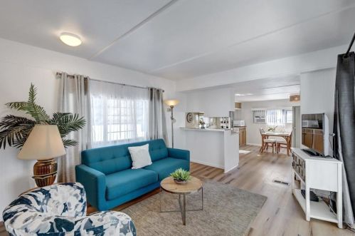 66 Hummingbird Ln, Oceanside CA  92057-6450 exterior