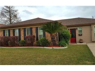 745 Fairlawn Dr, Gretna LA  70056-4101 exterior