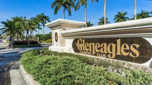 7515 Glendevon Ln, Delray Beach FL  33446-2804 exterior