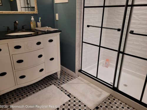 433 Mowat Cir, Trenton NJ  08690-3220 exterior