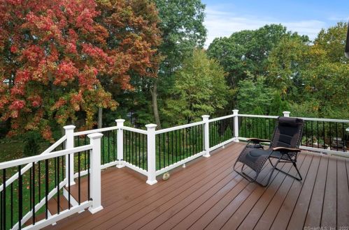226 Juniper Ridge Dr, Waterbury CT  06708-1912 exterior