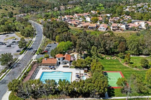 2346 Fallbrook Pl, Escondido CA  92027-6738 exterior