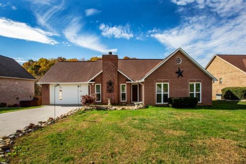 4882 Garfield Terrace Dr, Knoxville, TN 37938-2548