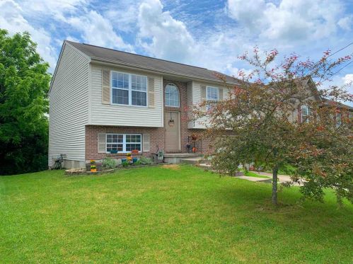 9243 Hawksridge Dr, Covington, KY 41017-9136