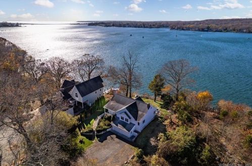 178 Niantic River Rd, Waterford, CT 06385-1847