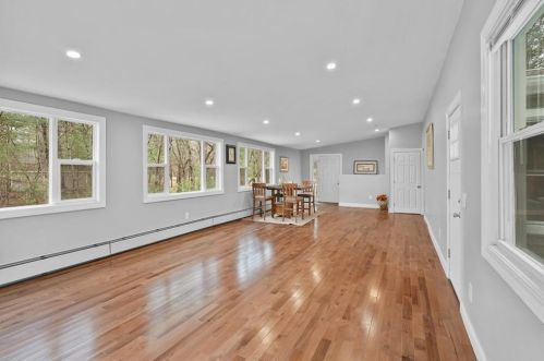 9 Stuart Dr, Coventry RI  02816-7011 exterior