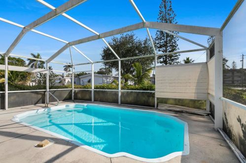 209 Rookery Rd, Naples, FL 34114-3946