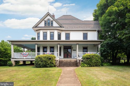 12040 Berlin Tpke, Lovettsville, VA 20180-1847