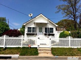 1350 L St, Floral Park, NY 11003-4705