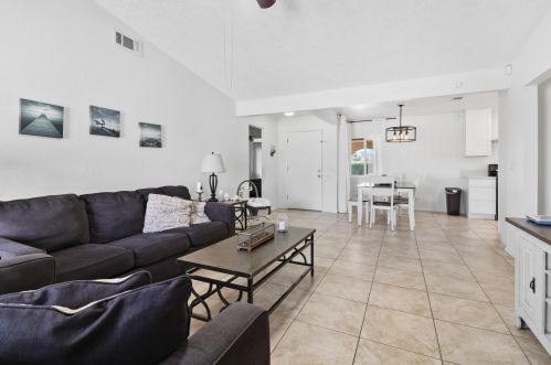 9572 Santa Cruz Rd, Desert Hot Springs CA  92240-1721 exterior