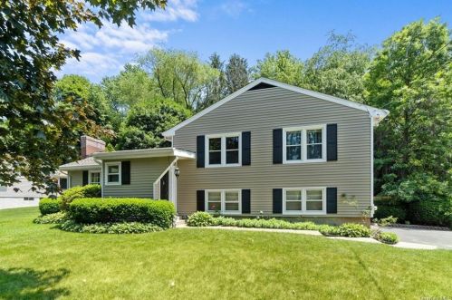 13 Wendover Dr, Poughkeepsie, NY 12601-6014