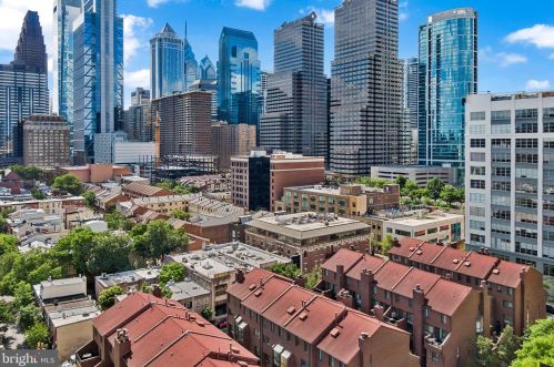2201-9 Arch St, Philadelphia, PA 19103-1339