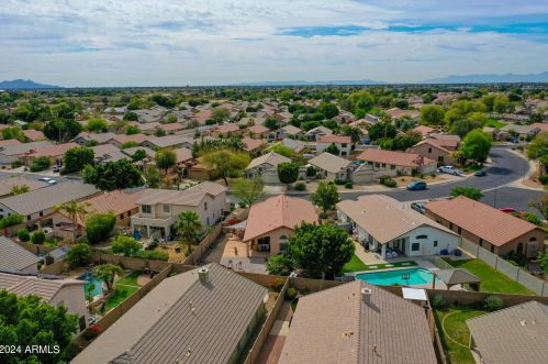 6428 Wahalla Ln, Glendale AZ 85308-5580 exterior