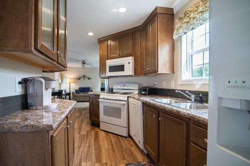 17 Poppin John Ln, Coventry, RI 02816-6426