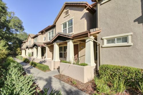 306 Blossom Rock Ln, Folsom, CA 95630-8744