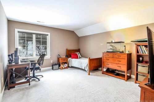 5 Mudry Farm Rd, Brookfield Center CT  06804-3541 exterior