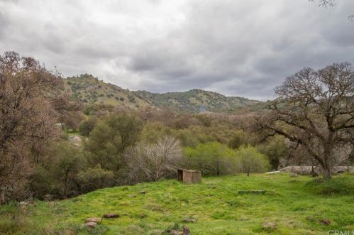 46468 Chuckwagon Rd, Orange Cove CA  93675-9612 exterior