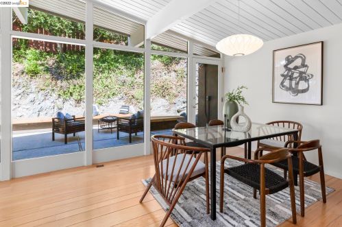 4985 Hedge Ln, Oakland CA  94602-2641 exterior