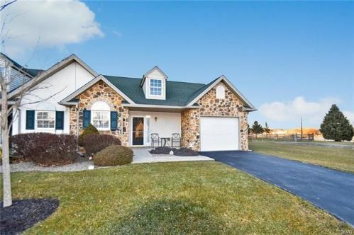 1331 Harvest Dr, Easton, PA 18040-7971
