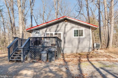 108 Crowfoot Ln, Gerrardstown, WV 25420-3113