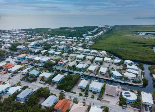 16 Corrine Pl, Key Largo FL 33037-4203 exterior