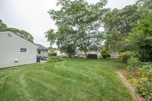 531 Rockaway St, West Islip NY  11795-1417 exterior