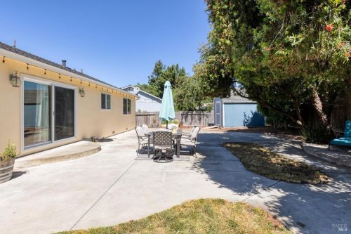 2355 Maria Luz Ct, Santa Rosa CA  95401-6432 exterior