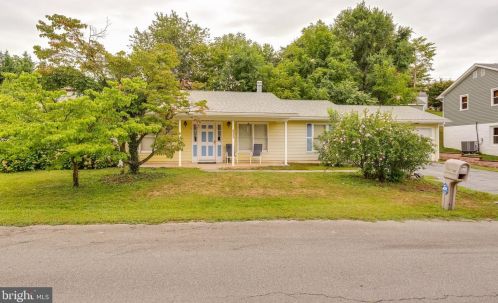 533 Morison St, Charles Town WV  25414-1144 exterior