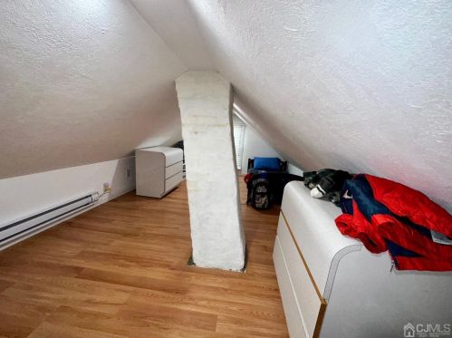 127 Fulton St, Woodbridge NJ  07095-2619 exterior