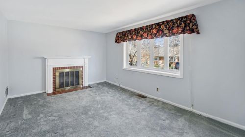 323 Swan Cir, Covington KY  41018-1937 exterior