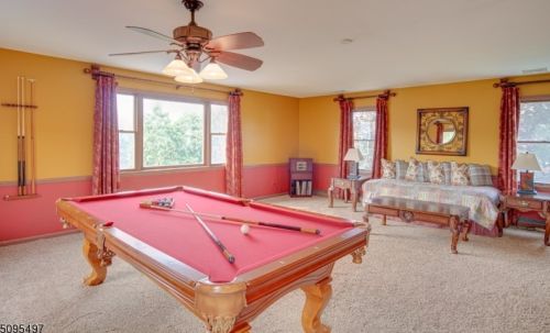 25 Martingale Dr, Wantage NJ  07461-2857 exterior
