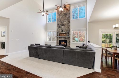 5410 Dabneys Mill Ct, Haymarket VA  20169-4519 exterior