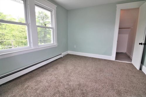579 Cooke St, Waterbury CT  06710-1424 exterior