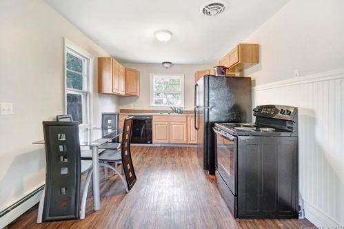 20 Shelley St, Waterbury CT  06705-1127 exterior