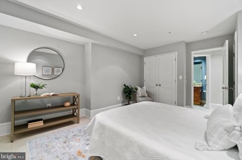 1701 18th St, Washington DC  20009-2548 exterior