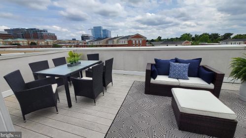 12158 Chancery Sta Cir, Herndon VA 20190-5803 exterior