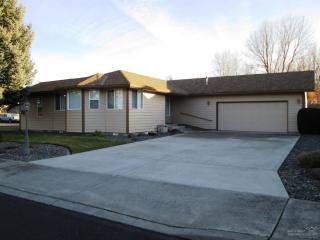 1924 Greenwood Ave, Eagle Crest OR  97756-8804 exterior