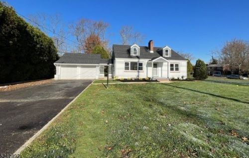 227 Dunhams Corner Rd, East Brunswick NJ  08816-3415 exterior