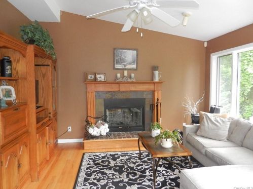 52 Plum Rd, Mahopac NY  10541-4247 exterior